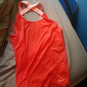 Womens M NIKE workout tank
